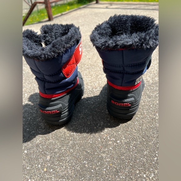 Sorel Winter Boots - Infant Size 4 - Picture 5 of 9